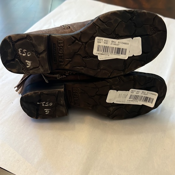 Born Kenya Bootie In Distressed Taupe. - Picture 12 of 14